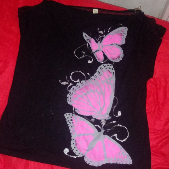 💖Cute black top / pink butterflies Size 2X - Picture 2 of 3